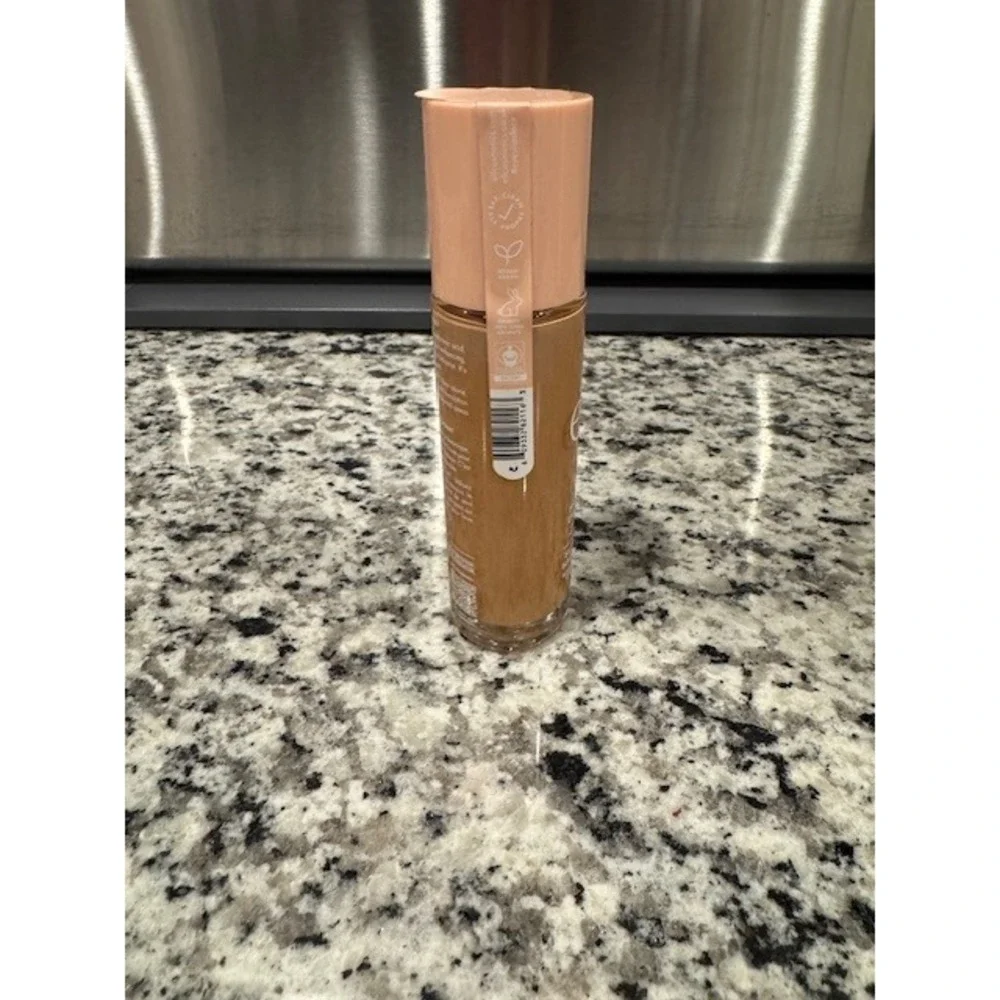 e.l.f.‎ Halo Glow Liquid Filter Medium 4 Radiant Finish Makeup Foundation